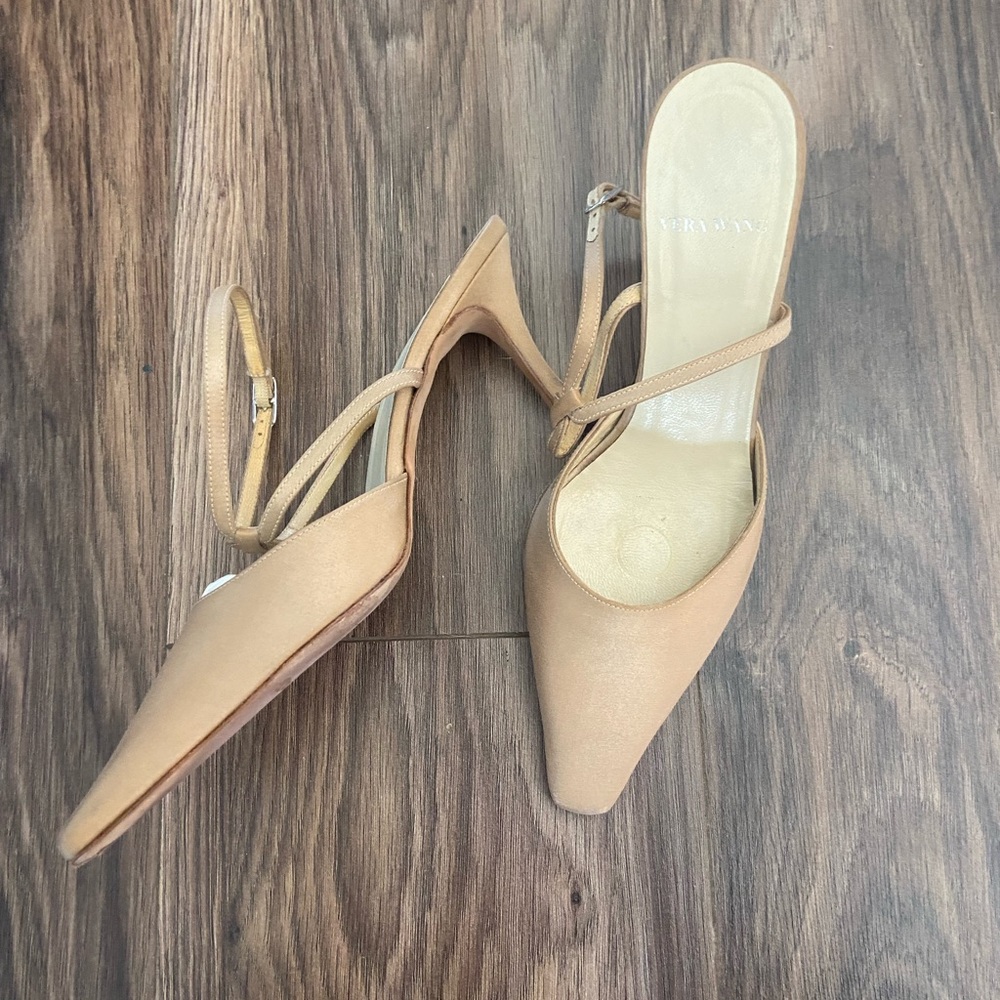 Vera Wang heels in great condition